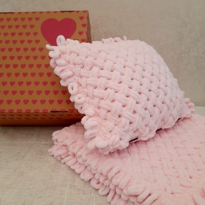 El Örgüsü Hediyelik Puffy Bebek Battaniye Yastık Seti Pembe