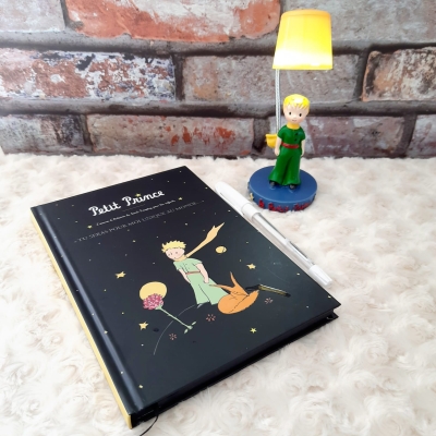 Küçük Prens Siyah Yapraklı Anı Defteri Ve Mini Lamba Seti
